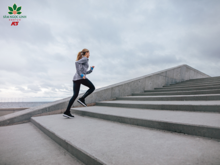 Tập thể thao thường xuyên giúp tăng cường đề kháng hơn.