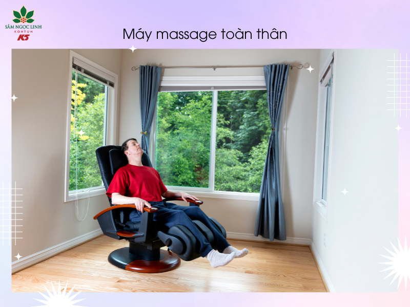 Ghế massage toàn thân giúp Cha thêm thoải mái hơn.