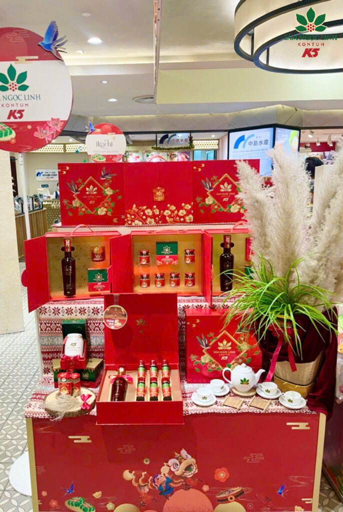  Các hộp quà Tết tại gian hàng K5.
