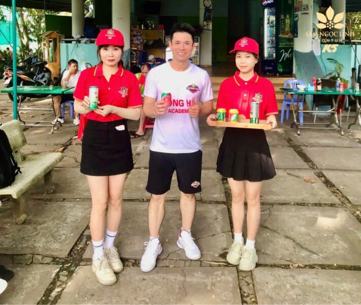 Sâm Ngọc Linh K5 tiếp thêm nguồn năng lượng cho các chiến sĩ công an tại Đại hội khỏe với các loại nước giải khát từ Sâm Ngọc Linh.