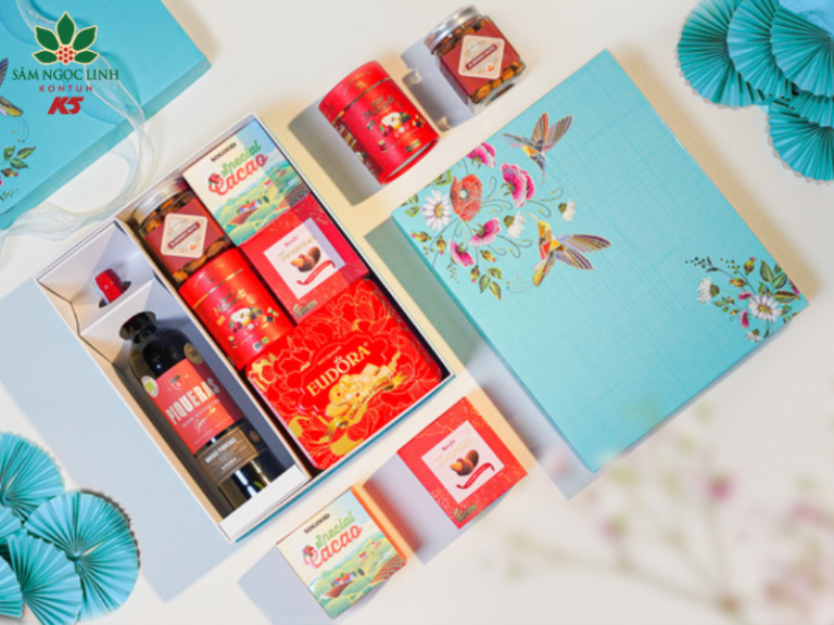  Hộp quà cao cấp như thay lời chúc tốt đẹp dành cho người nhận.