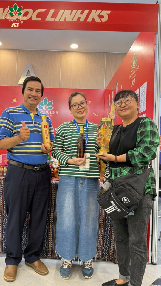 Khách hàng check in cùng các sản phẩm K5.