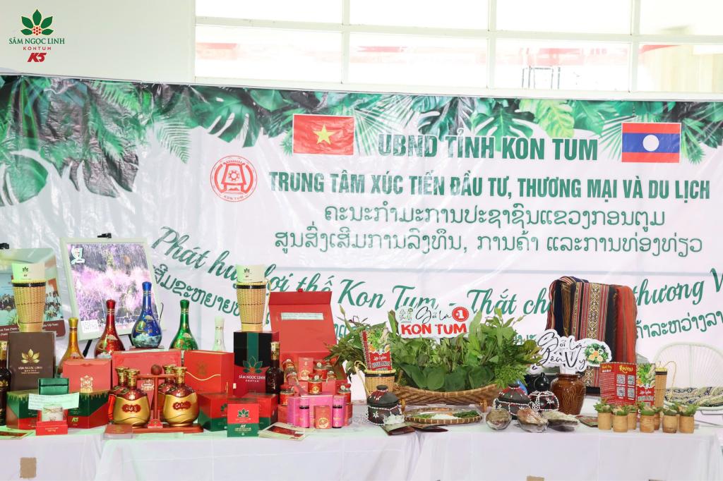 Các chế phẩm Sâm Ngọc Linh được trưng bày tại gian hàng K5.