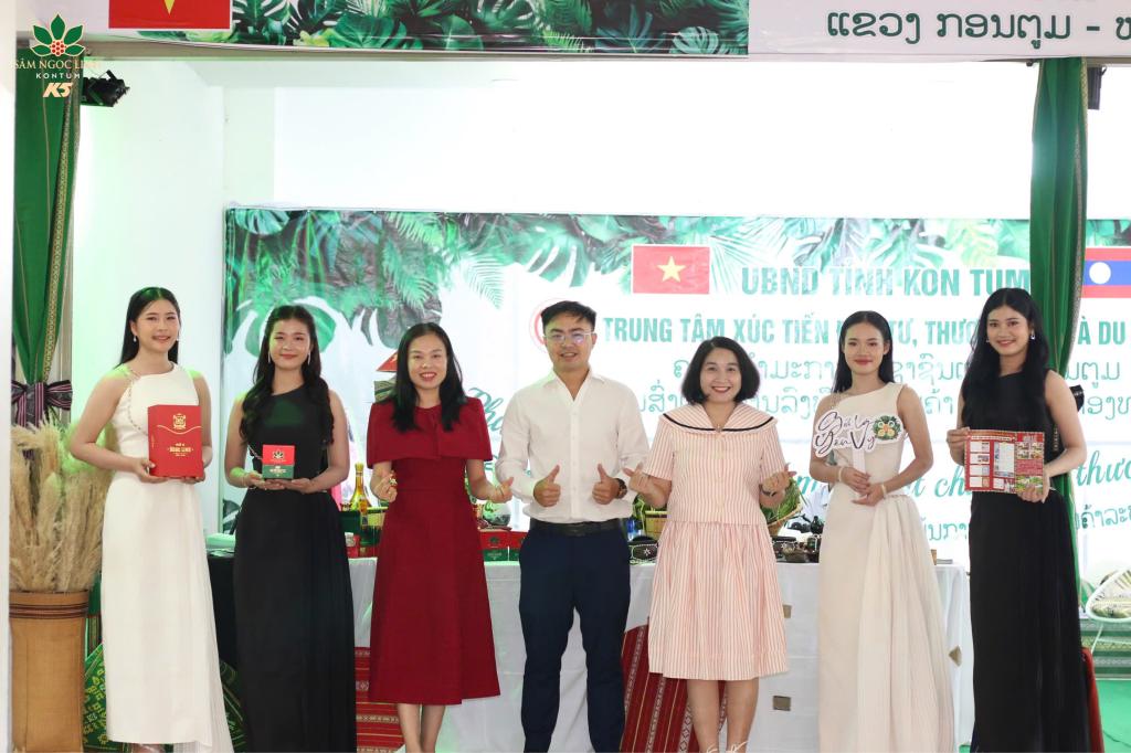 Các khách mời tham dự sự kiện.