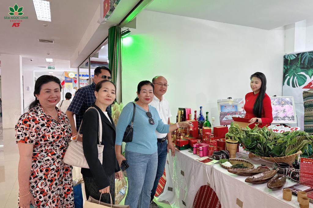 Các khách mời tại sự kiện.